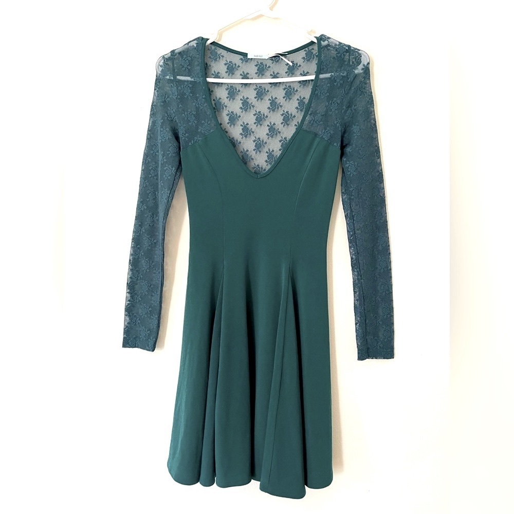 The cutest dress ever! Kimchi Blue/Urban Outfitters
